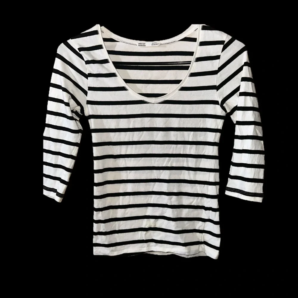 Lightweight Zara striped stripe top size small black white 3/4 sleeves - Picture 2 of 4